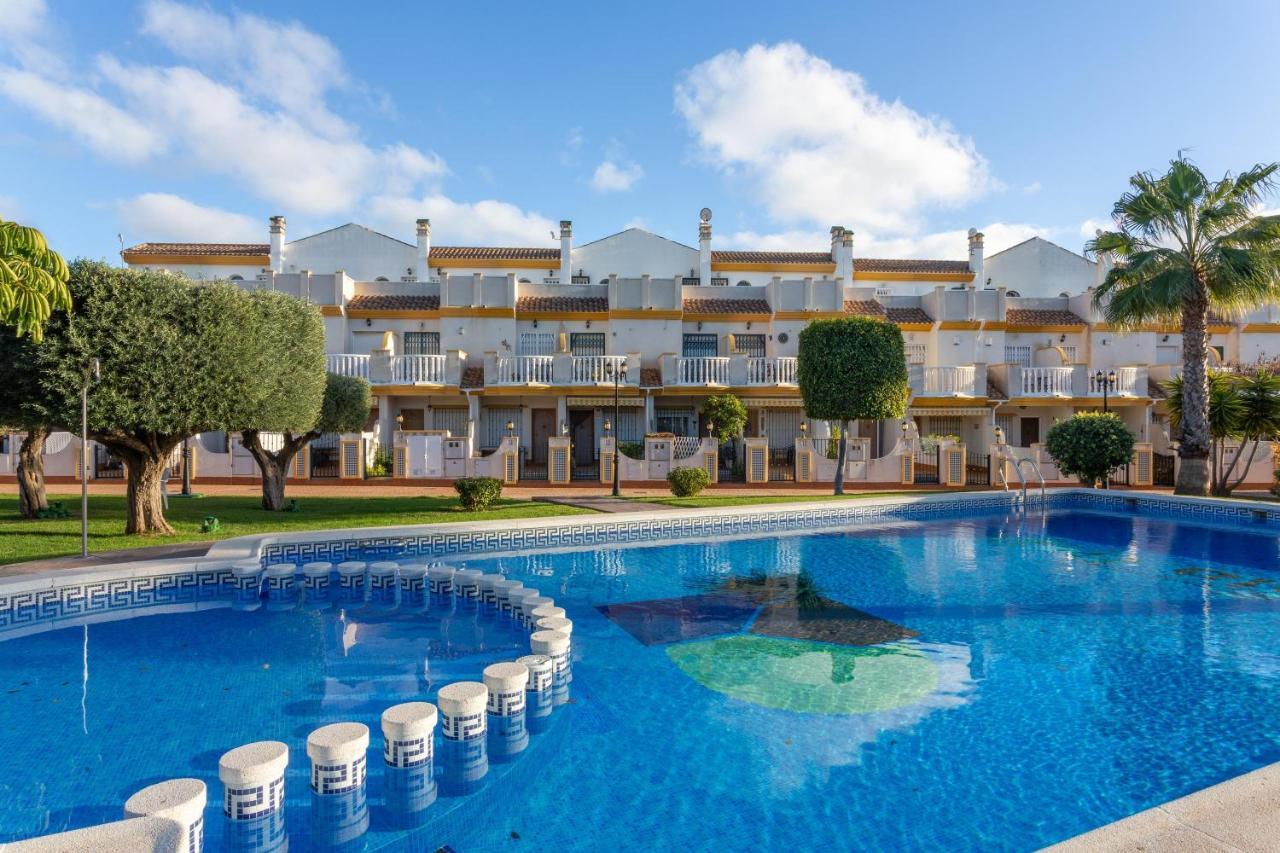 Villa Pool-Side Townhouse In Cabo Roig Orihuela Exterior foto