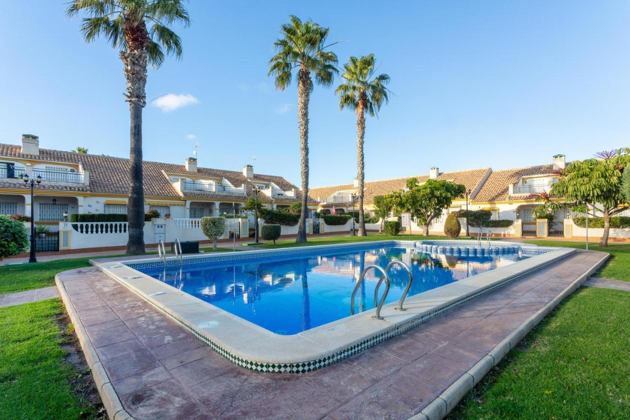 Villa Pool-Side Townhouse In Cabo Roig Orihuela Exterior foto