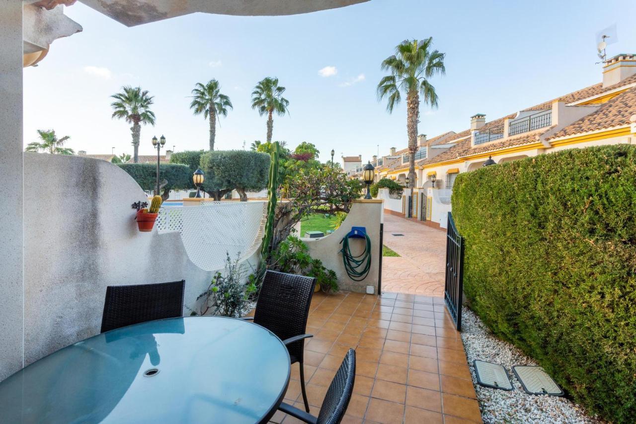 Villa Pool-Side Townhouse In Cabo Roig Orihuela Exterior foto